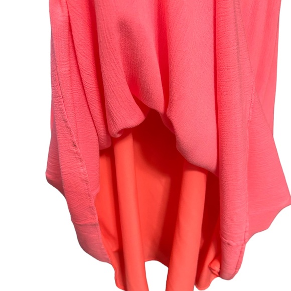 Lilly Pulitzer pink dress with gold detail. Completely lined. XS. Super cute. - Picture 6 of 11